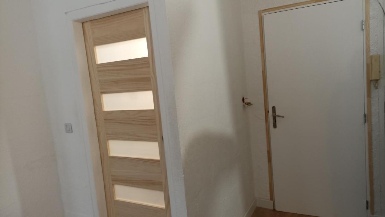 Neuf Climatise Centre #5 Apartment